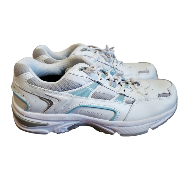 NEW Vionic Walker Classic Leather Sneaker - Picture 3 of 9